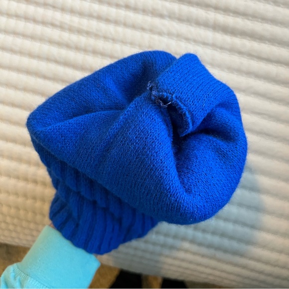 Vintage UCLA Bruins Beanie Hat with Pom - Picture 2 of 14